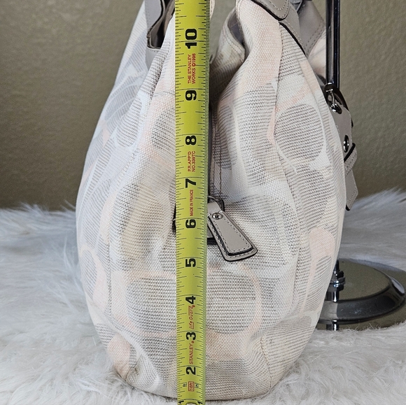 Coach Soho Optic Lynn Light Pastel Signature Canvas Gray Leather Trim Hobo Bag - Picture 3 of 16